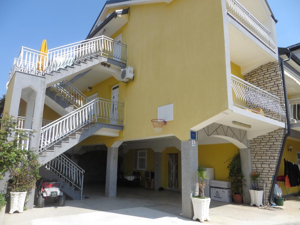Apartments Tonka Pakostane Exterior photo